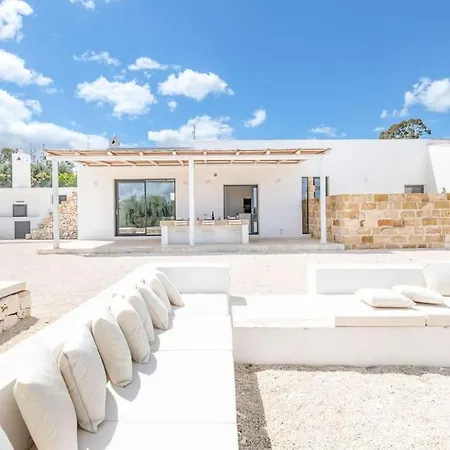 Villa La Selva By Raro