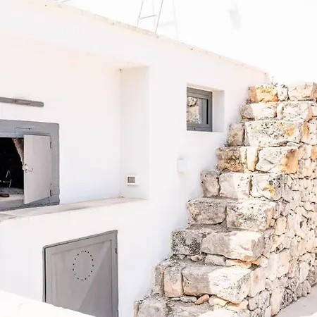 Villa La Selva By Raro