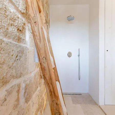 Villa La Selva By Raro *